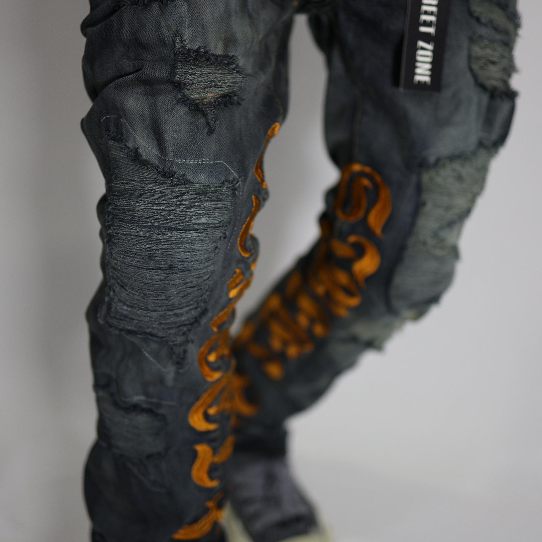 BLACK FLARED JEANS