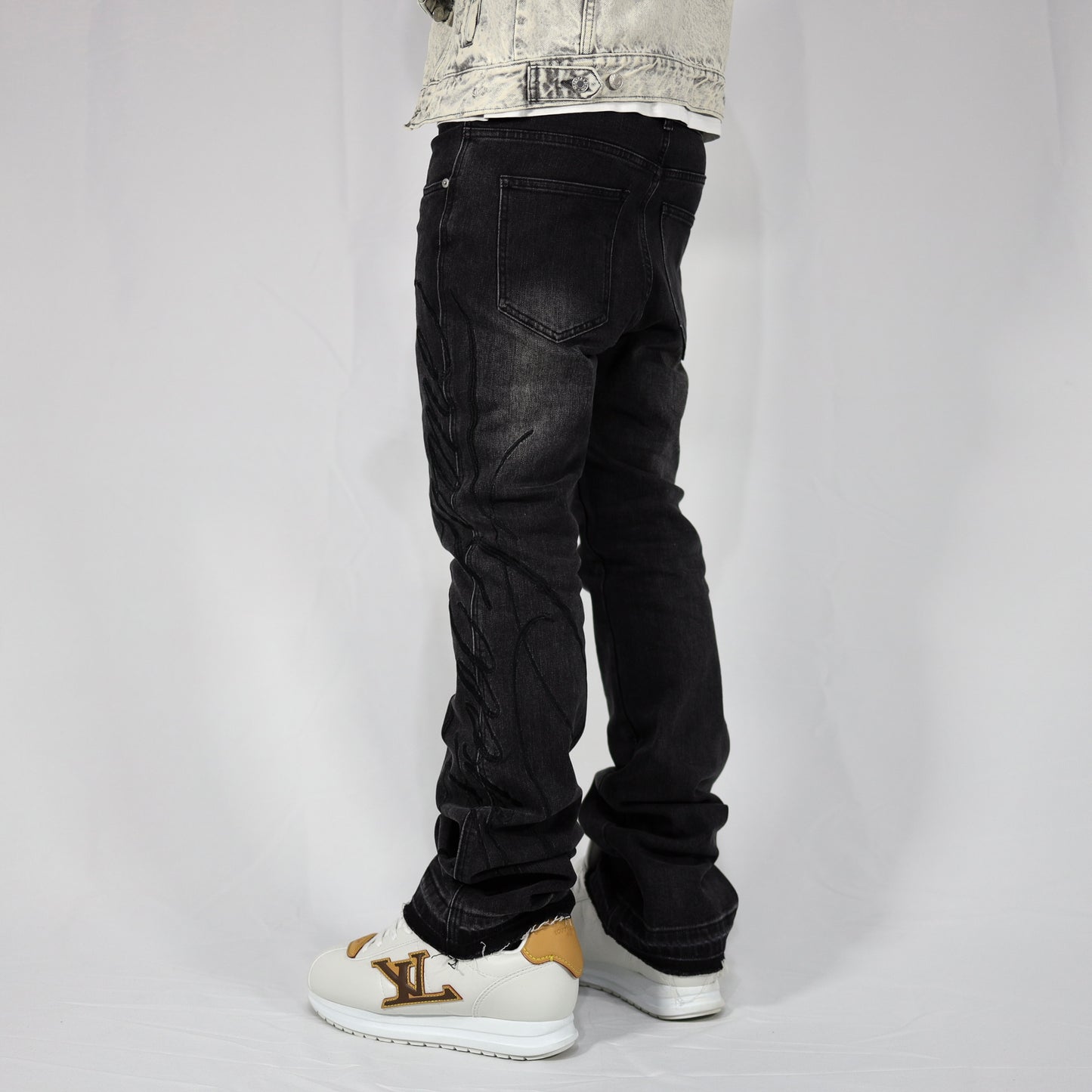 𝓢𝓽𝓻𝓮𝓮𝓽𝓩𝓸𝓷𝓮 flare jeans