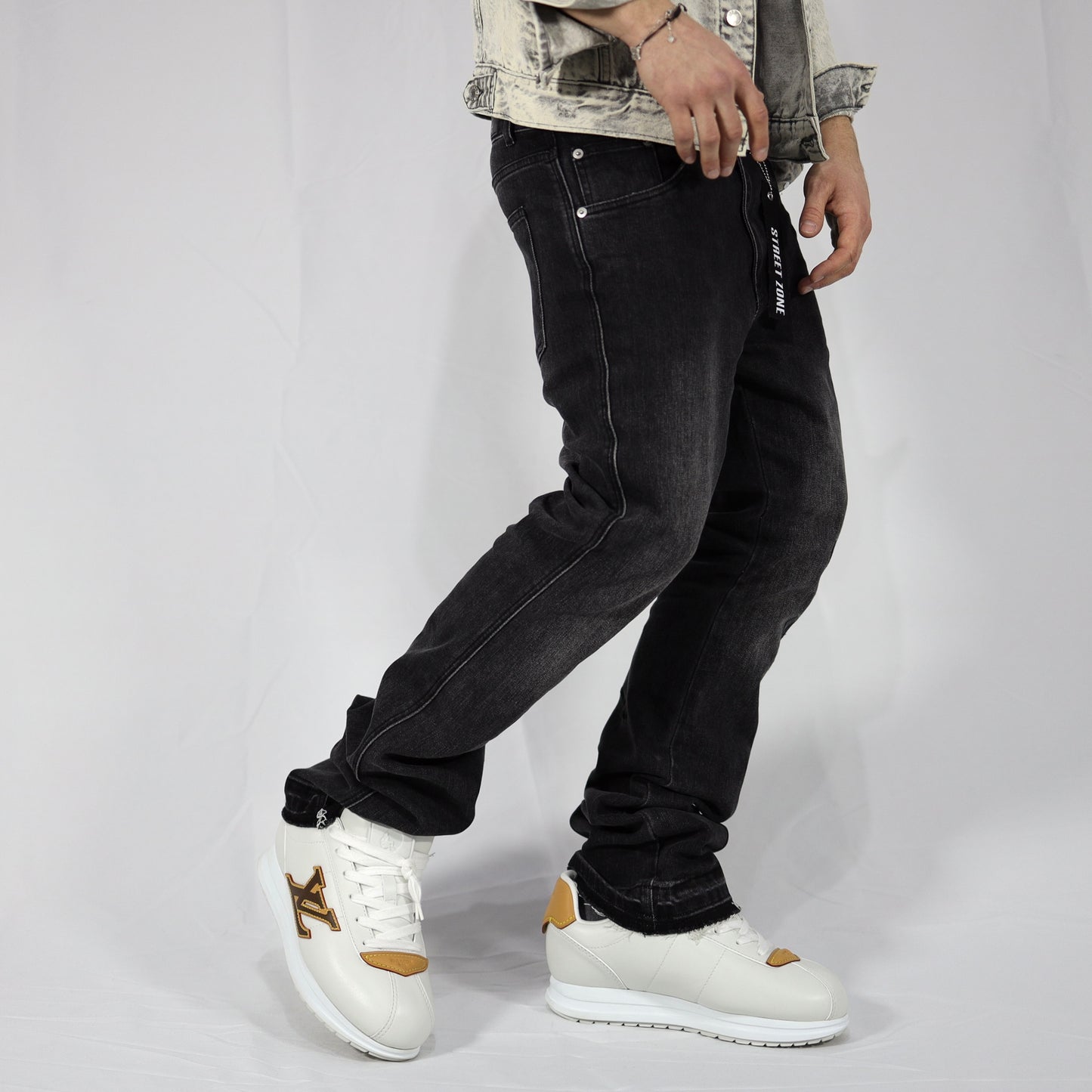 𝓢𝓽𝓻𝓮𝓮𝓽𝓩𝓸𝓷𝓮 flare jeans