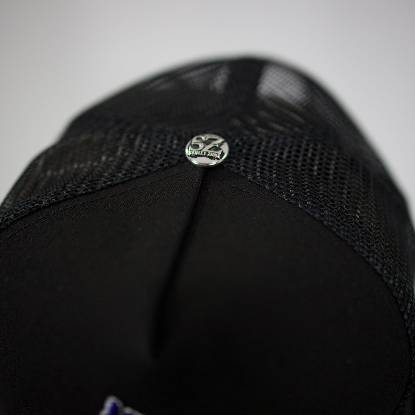 𝓣𝓻𝓾𝓼𝓽 𝓝𝓸 𝓞𝓷𝓮 cap