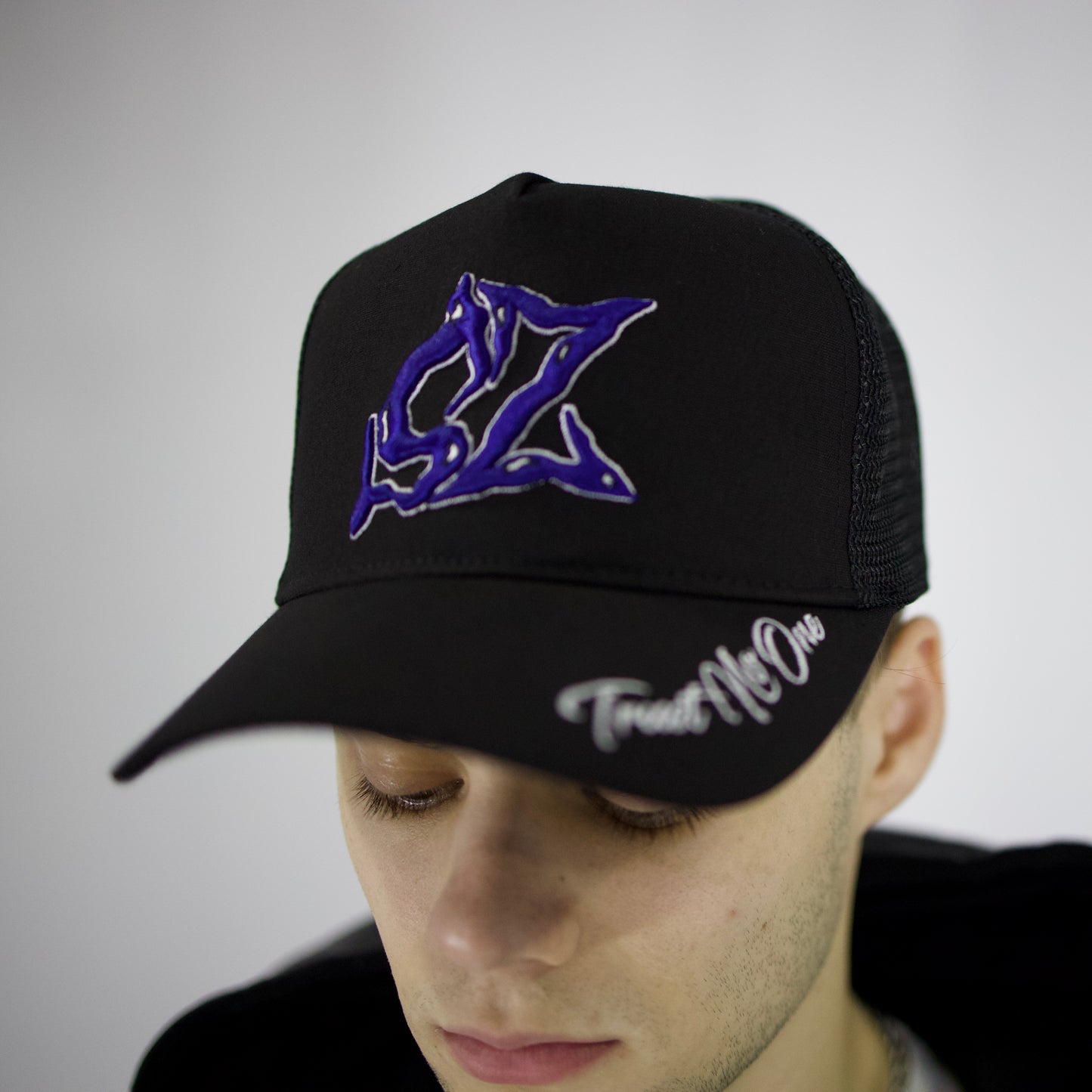 𝓣𝓻𝓾𝓼𝓽 𝓝𝓸 𝓞𝓷𝓮 cap