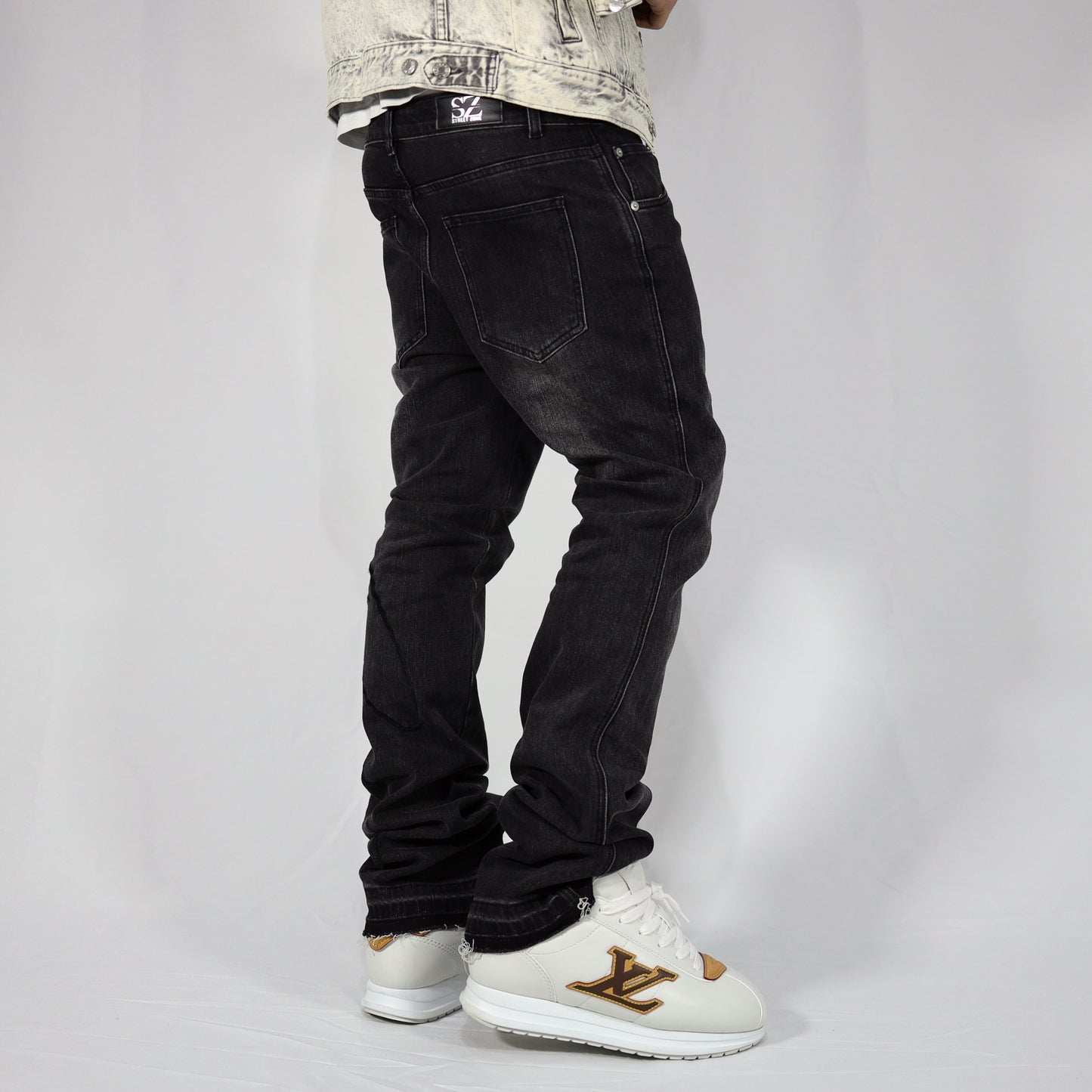 𝓢𝓽𝓻𝓮𝓮𝓽𝓩𝓸𝓷𝓮 flare jeans