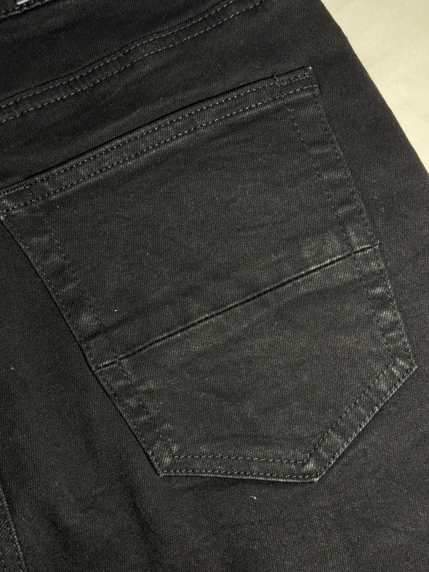 BLACK SWAROVSKI SHORT JEANS