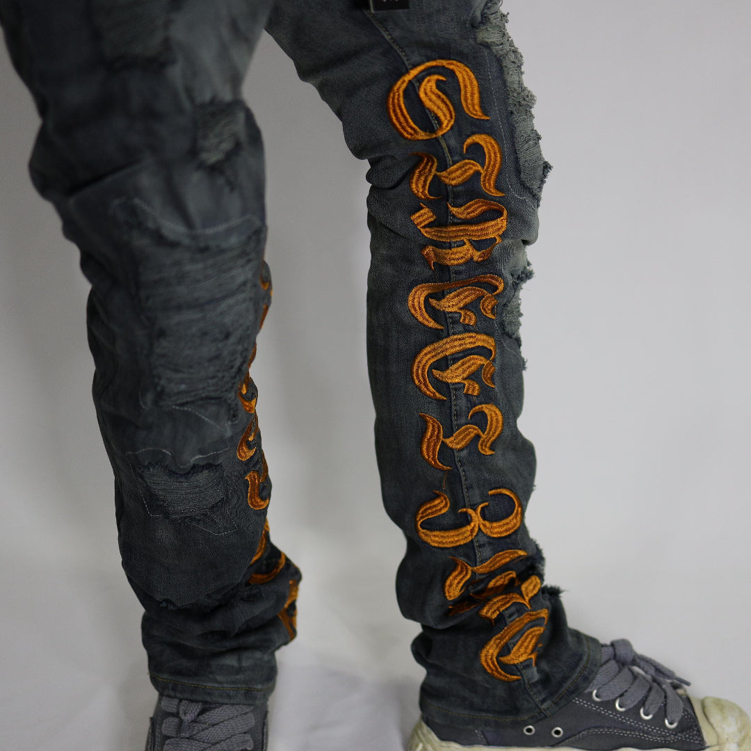 BLACK FLARED JEANS