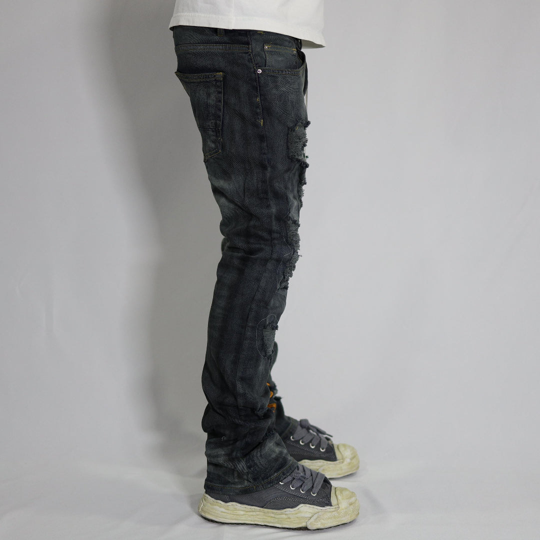 BLACK FLARED JEANS